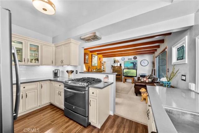 3506 Henrietta Ave, La Crescenta, CA 91214