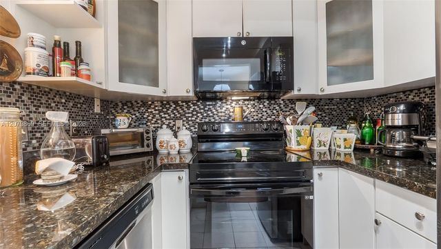 2071 Champions Way, North Lauderdale, FL 33068