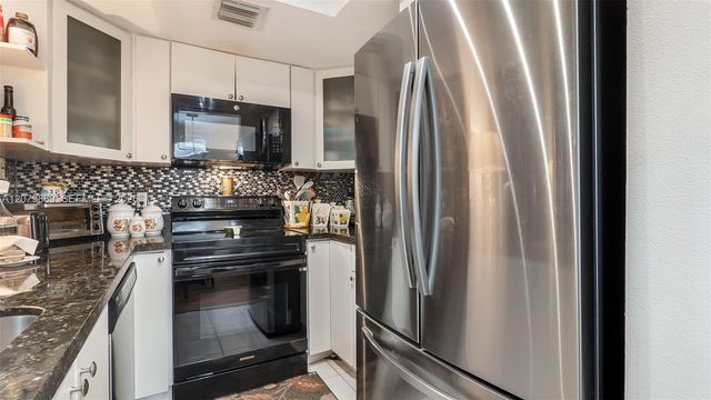 2071 Champions Way, North Lauderdale, FL 33068