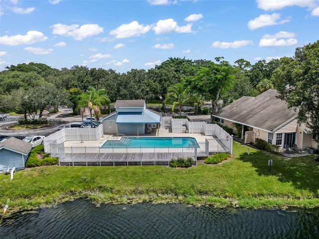 2071 Champions Way, North Lauderdale, FL 33068
