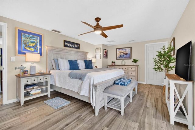 5900 BAYOU GRANDE BOULEVARD NE, St Petersburg, FL 33703