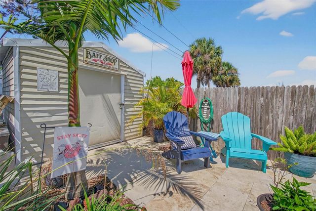 5900 BAYOU GRANDE BOULEVARD NE, St Petersburg, FL 33703