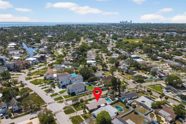 5900 BAYOU GRANDE BOULEVARD NE, St Petersburg, FL 33703