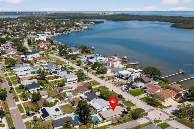 5900 BAYOU GRANDE BOULEVARD NE, St Petersburg, FL 33703