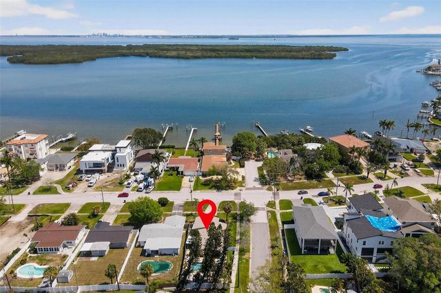 5900 BAYOU GRANDE BOULEVARD NE, St Petersburg, FL 33703