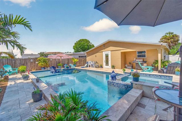 5900 BAYOU GRANDE BOULEVARD NE, St Petersburg, FL 33703