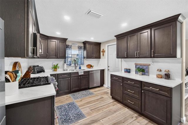 5900 BAYOU GRANDE BOULEVARD NE, St Petersburg, FL 33703