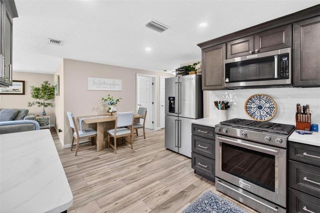 5900 BAYOU GRANDE BOULEVARD NE, St Petersburg, FL 33703