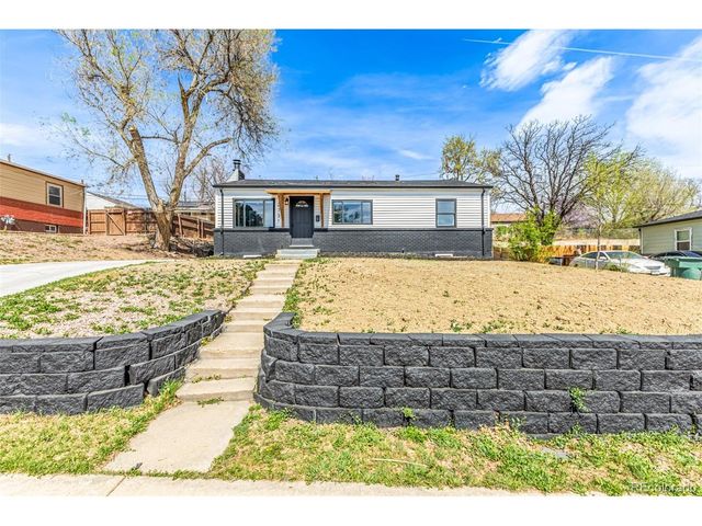 2731 Roosevelt Ave, Thornton, CO 80229