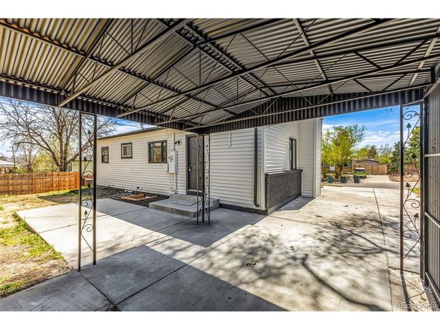 2731 Roosevelt Ave, Thornton, CO 80229