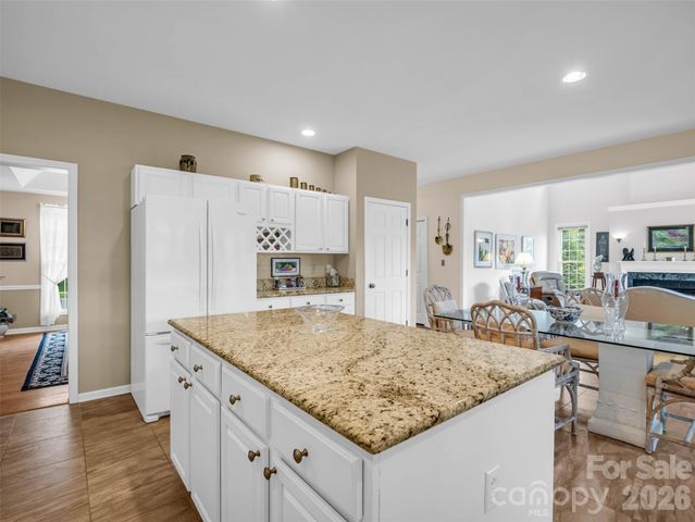 207 Sugar Hollow Road, Hendersonville, NC 28739