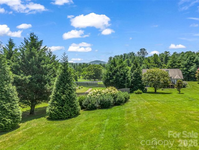 207 Sugar Hollow Road, Hendersonville, NC 28739