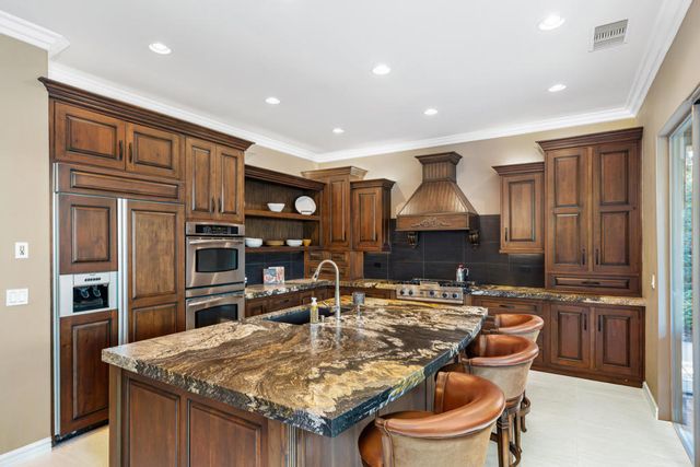 48532 Big Horn Drive, La Quinta, CA 92253