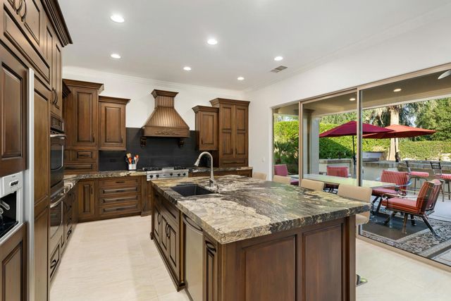 48532 Big Horn Drive, La Quinta, CA 92253