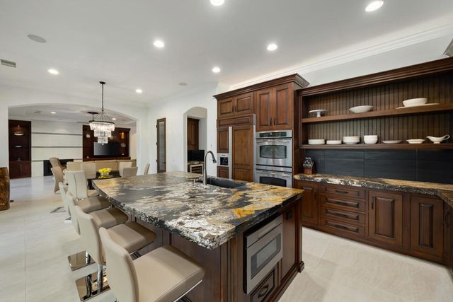 48532 Big Horn Drive, La Quinta, CA 92253