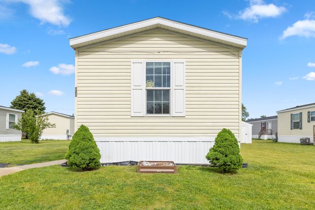 360 E Tuttle Road 121, Ionia City, MI 48846