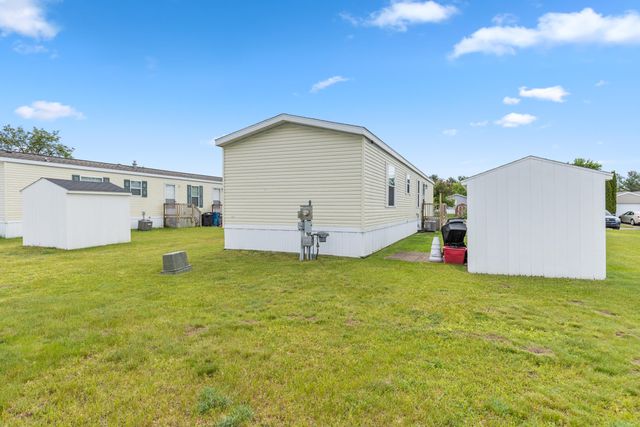 360 E Tuttle Road 121, Ionia City, MI 48846