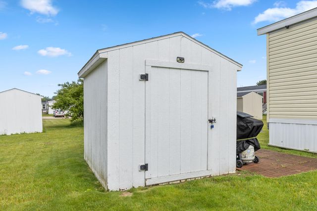 360 E Tuttle Road 121, Ionia City, MI 48846
