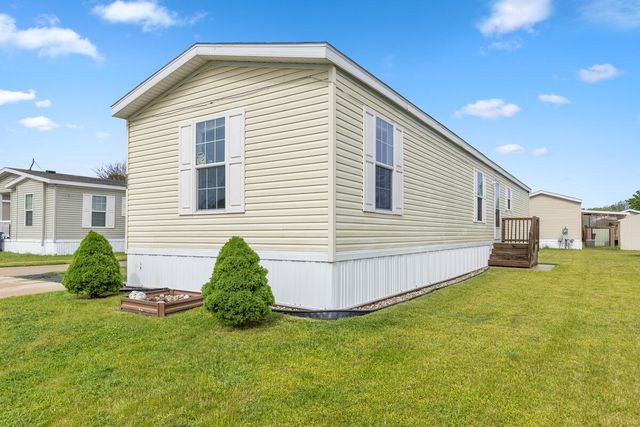 360 E Tuttle Road 121, Ionia City, MI 48846