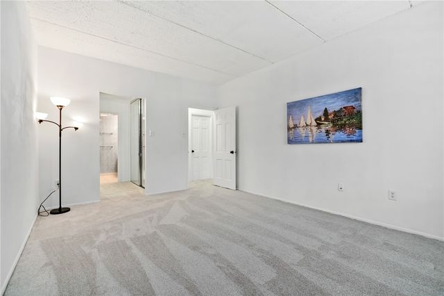 5600 Munhall Rd. 203, Squirrel Hill, PA 15217