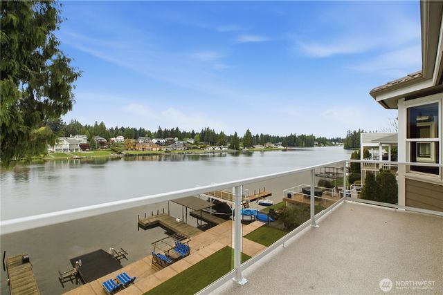 4452 185th Avenue E, Lake Tapps, WA 98391