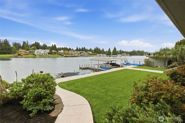 4452 185th Avenue E, Lake Tapps, WA 98391
