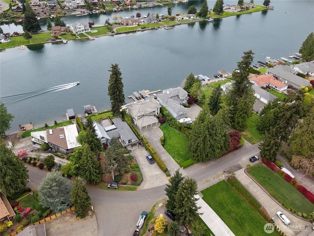 4452 185th Avenue E, Lake Tapps, WA 98391