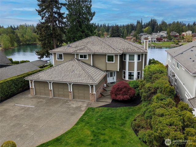 4452 185th Avenue E, Lake Tapps, WA 98391