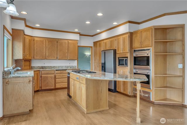 4452 185th Avenue E, Lake Tapps, WA 98391
