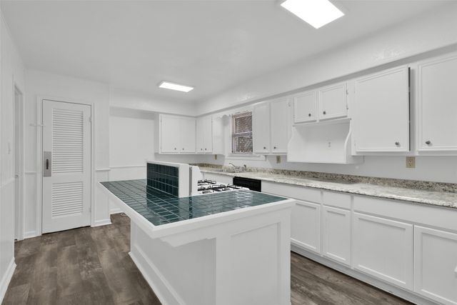 1025 S Maurice Avenue, Denison, TX 75020