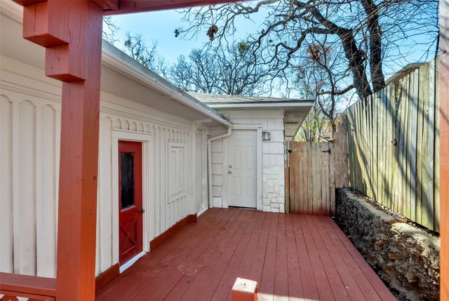 1025 S Maurice Avenue, Denison, TX 75020