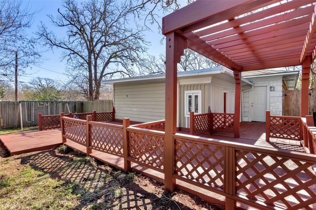 1025 S Maurice Avenue, Denison, TX 75020