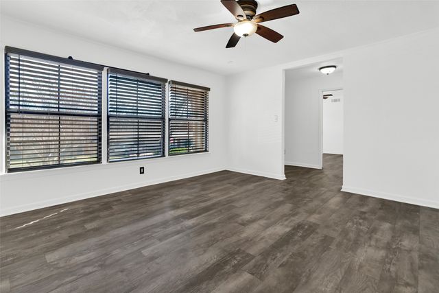 1025 S Maurice Avenue, Denison, TX 75020