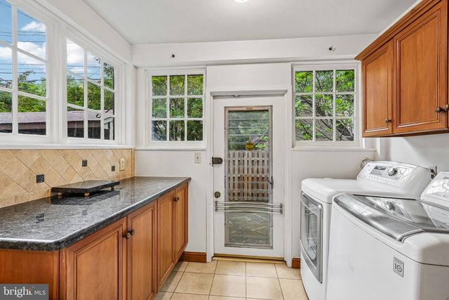 3219 W PENN ST, Philadelphia, PA 19129