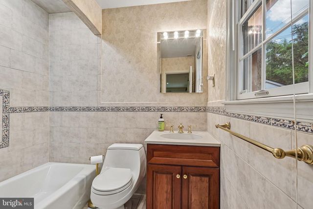 3219 W PENN ST, Philadelphia, PA 19129