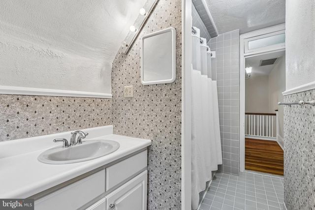 3219 W PENN ST, Philadelphia, PA 19129