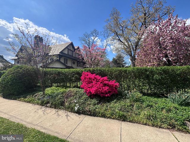 3219 W PENN ST, Philadelphia, PA 19129