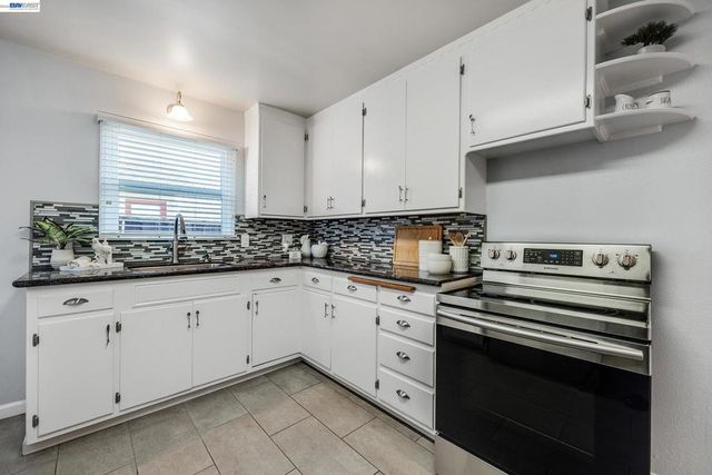 1815 1815 Pine St, Livermore, CA 94551