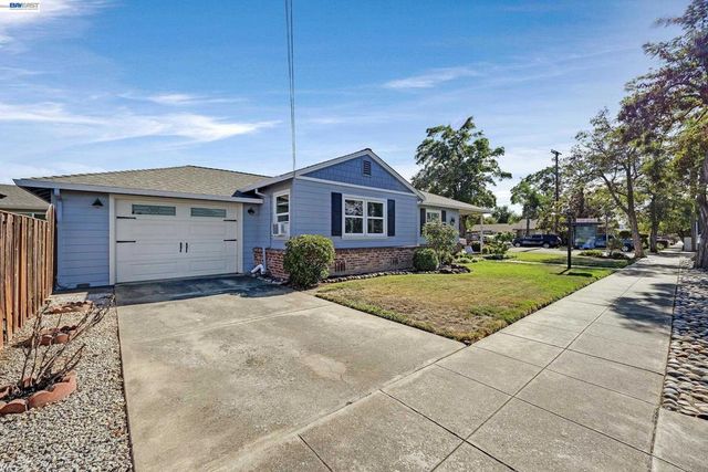 1815 1815 Pine St, Livermore, CA 94551