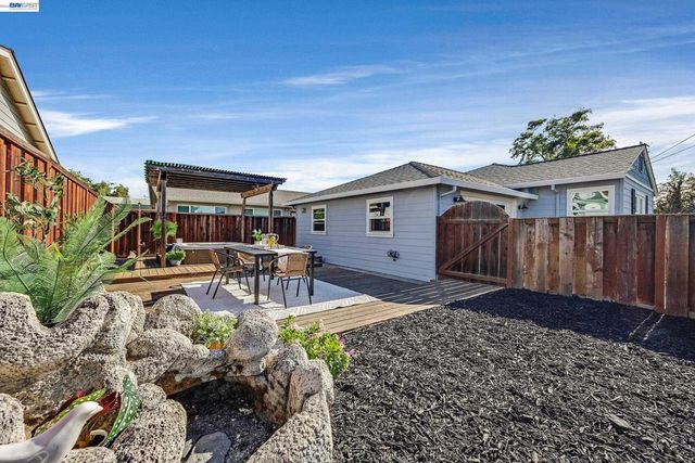 1815 1815 Pine St, Livermore, CA 94551