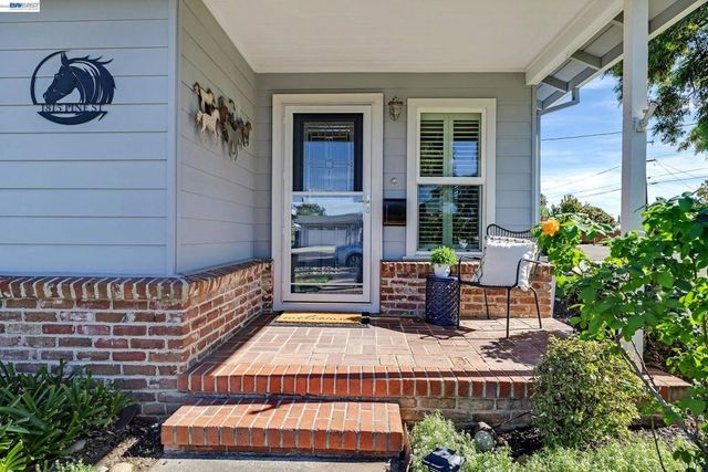 1815 1815 Pine St, Livermore, CA 94551