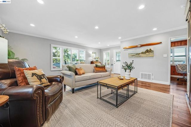 1815 1815 Pine St, Livermore, CA 94551