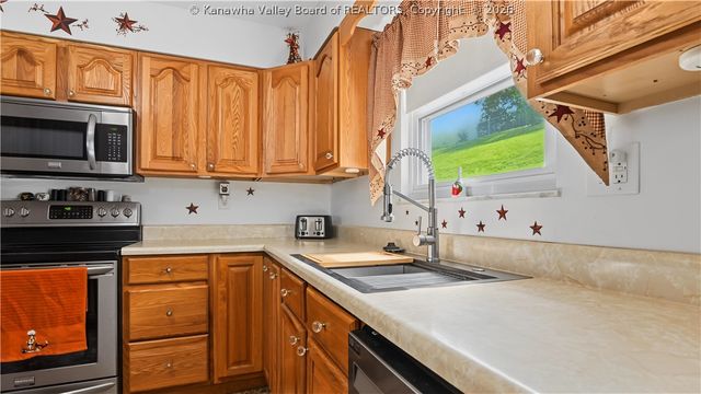 5007 Ann Lee Drive, Cross Lanes, WV 25313
