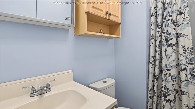5007 Ann Lee Drive, Cross Lanes, WV 25313