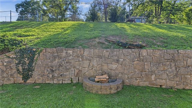 5007 Ann Lee Drive, Cross Lanes, WV 25313