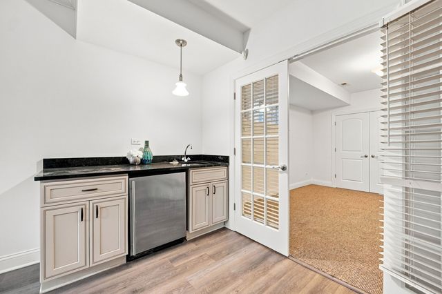 4106 N Saint Louis Avenue, Chicago, IL 60618