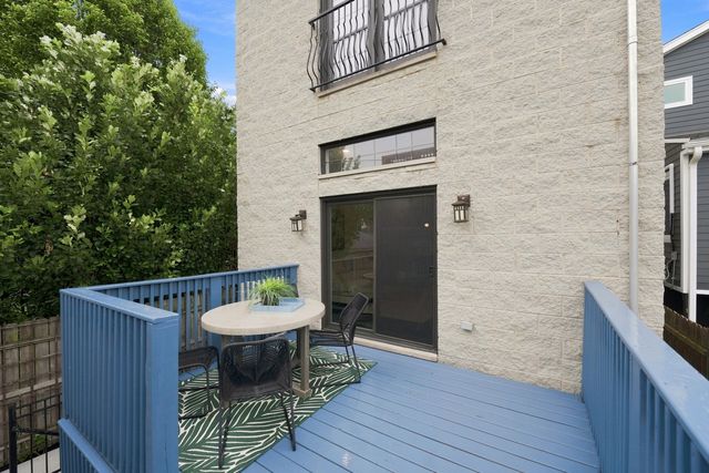 4106 N Saint Louis Avenue, Chicago, IL 60618