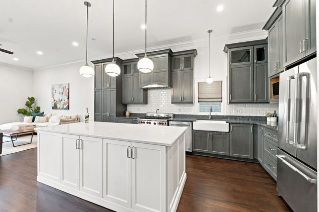 4106 N Saint Louis Avenue, Chicago, IL 60618