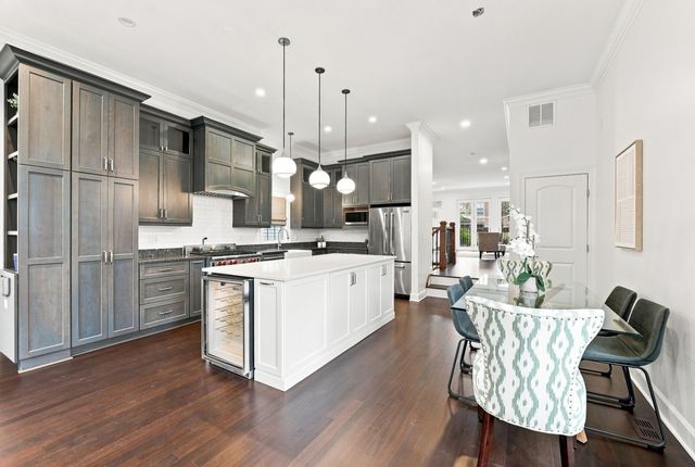 4106 N Saint Louis Avenue, Chicago, IL 60618