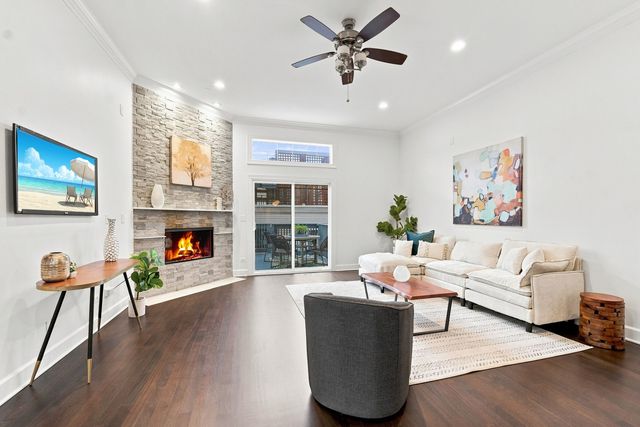 4106 N Saint Louis Avenue, Chicago, IL 60618